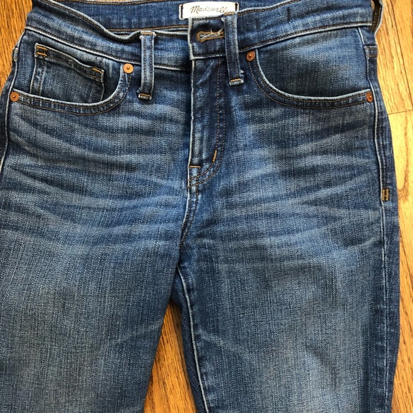 Madewell 9” High Rise Skinny Crop Jean Destructed Hem Edition - Picture 2 of 8